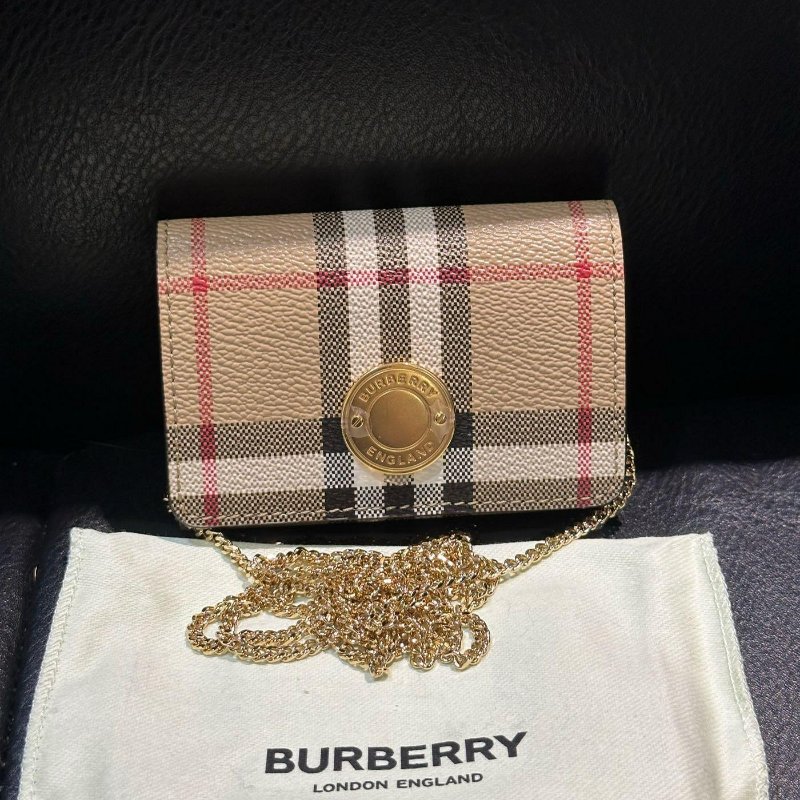 💎Han's house精品服飾💎 BURBERRY 格紋 LOGO 鏈條 卡 零錢 包 現貨 原價22300-0