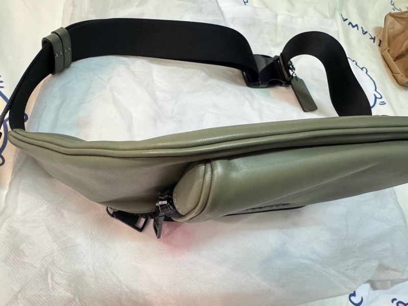 COACH 男款RACER小牛皮滑面皮革雙拉鍊置物腰包-軍綠-8