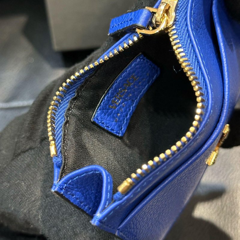 💎Han's house精品服飾💎 VERSACE 凡賽斯 女神頭 頂級 黑牌 零錢 卡 包-2