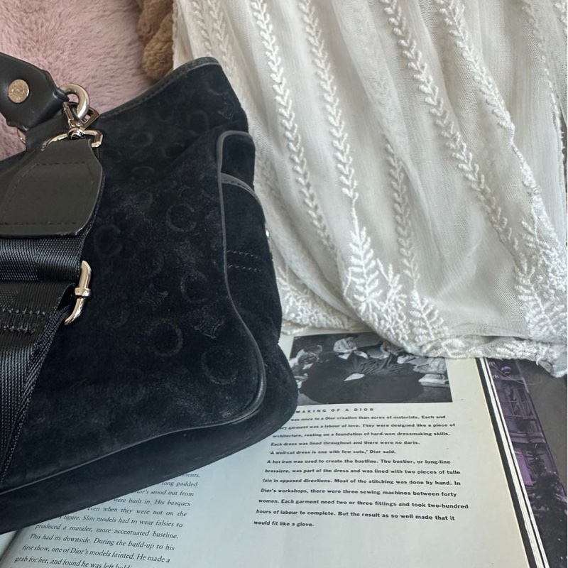 思琳 賽琳 復古黑色 老花 馬車 猄皮 腋下包 側背包 托特包 黑色皮革 側肩包 罕有 中古 老花包 古董包 中古包celine vintage triomphe bag black-13