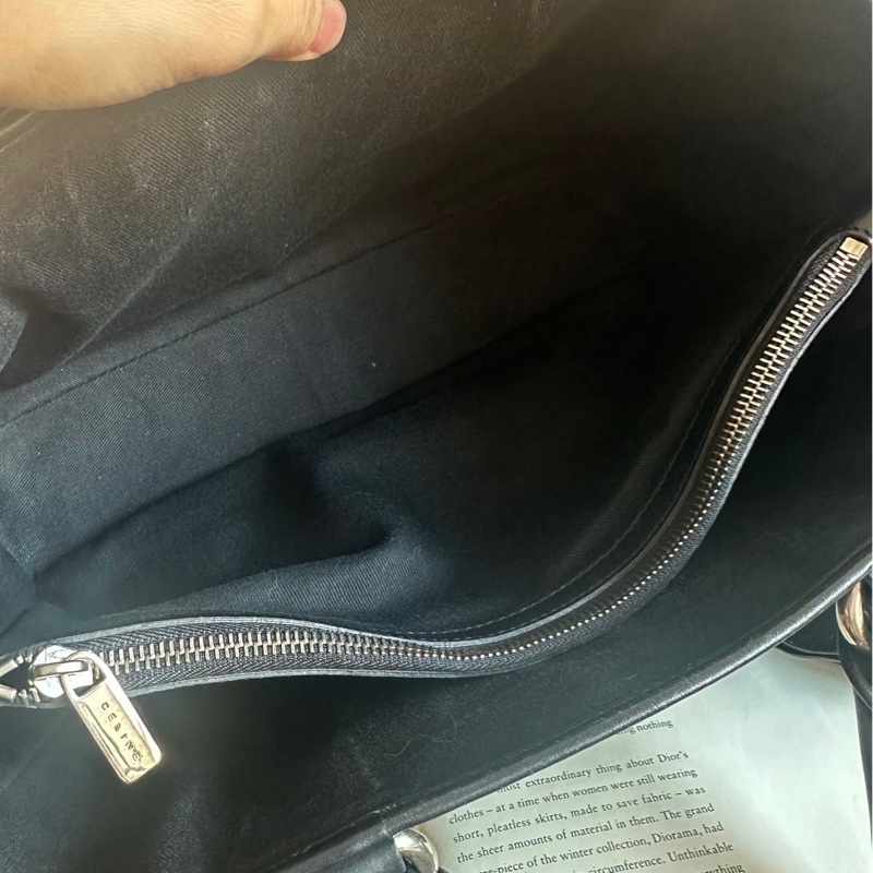 思琳 賽琳 復古黑色 老花 馬車 猄皮 腋下包 側背包 托特包 黑色皮革 側肩包 罕有 中古 老花包 古董包 中古包celine vintage triomphe bag black-17