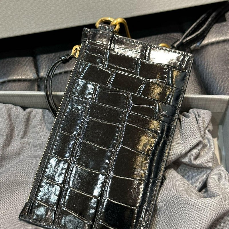 💎Han's house精品服飾💎Balenciaga 巴黎世家 機車 牛皮 鱷魚紋 頸掛包 卡夾 零錢包 8X13CM 原價16950-4