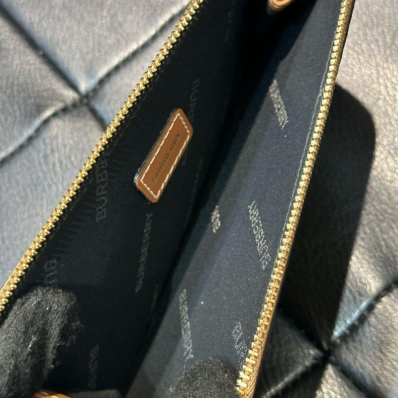 💎Han's house精品服飾💎Burberry 小牛皮 零錢 卡 包 17 x 9cm 義大利製 現貨 原價14900-2