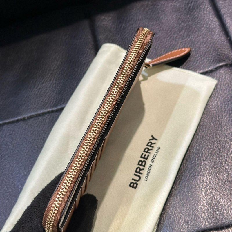 💎Han's house精品服飾💎Burberry 小牛皮 零錢 卡 包 17 x 9cm 義大利製 現貨 原價14900-3