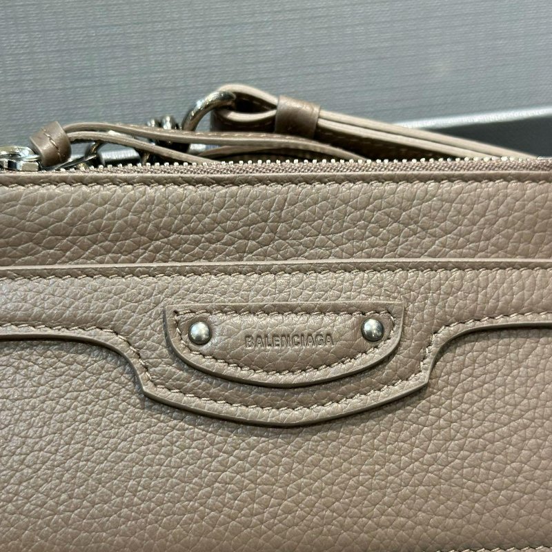 💎Han's house精品服飾💎Balenciaga 巴黎世家 機車 牛皮 卡夾 零錢包 8X13CM頸掛包 原價16950-6