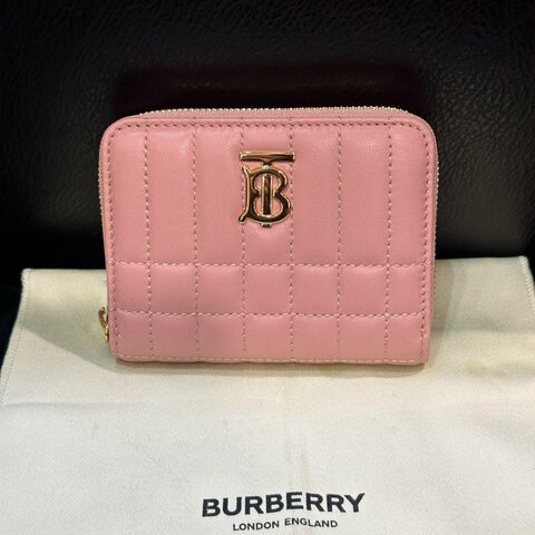 💎Han's house精品服飾💎 Burberry TB 小羊皮 零錢包 卡包 卡夾 14.X14.5CM