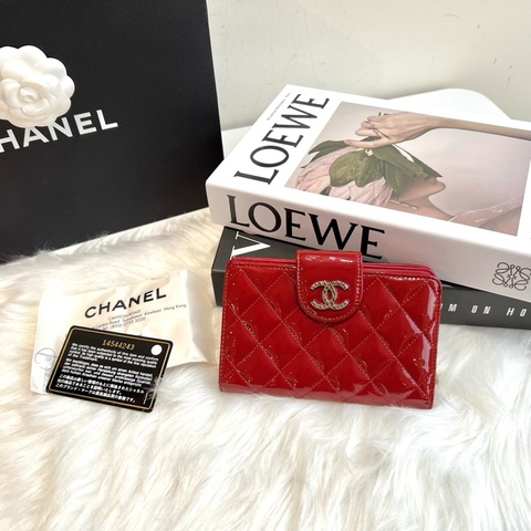 chanel香奈兒 漆皮錢包 底長15。