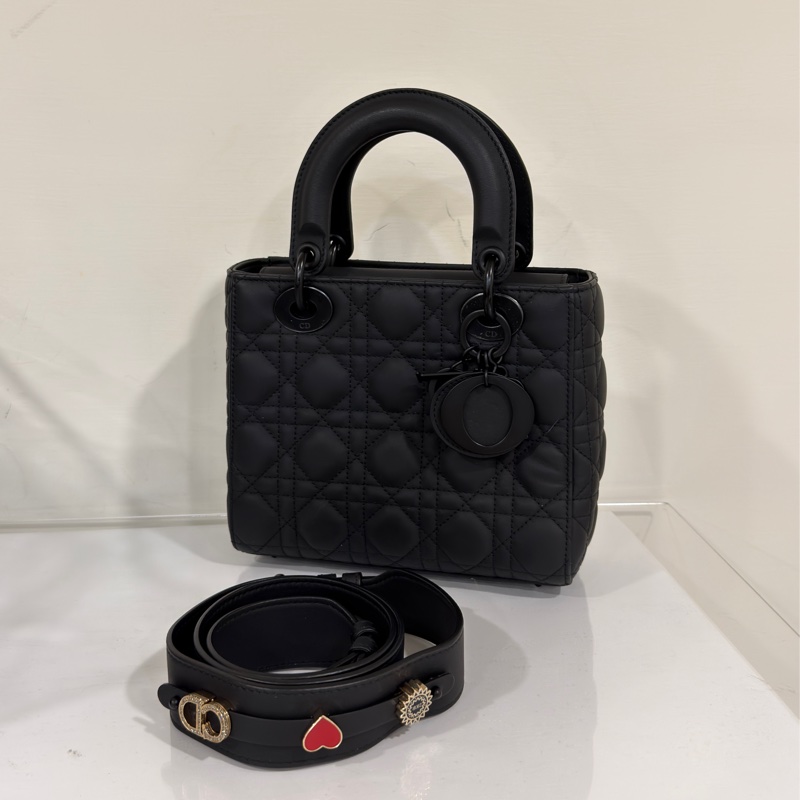 #專櫃20多萬🔥 #全網最低💰 Dior全黑磨沙黛妃包 勳章肩帶 #SoBlack-1