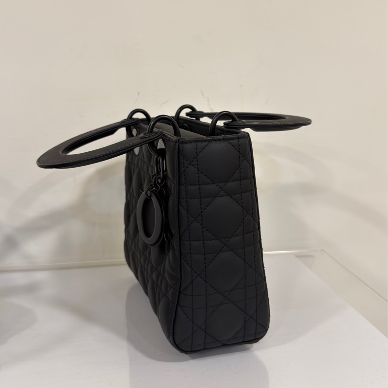 #專櫃20多萬🔥 #全網最低💰 Dior全黑磨沙黛妃包 勳章肩帶 #SoBlack-3