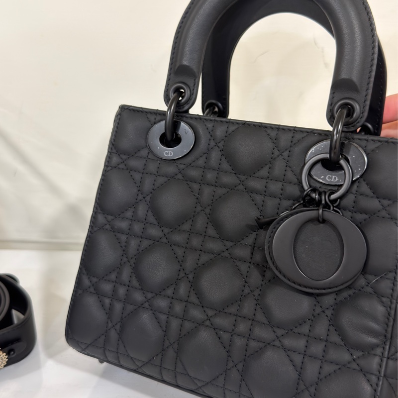 #專櫃20多萬🔥 #全網最低💰 Dior全黑磨沙黛妃包 勳章肩帶 #SoBlack-6