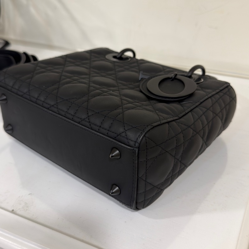 #專櫃20多萬🔥 #全網最低💰 Dior全黑磨沙黛妃包 勳章肩帶 #SoBlack-8