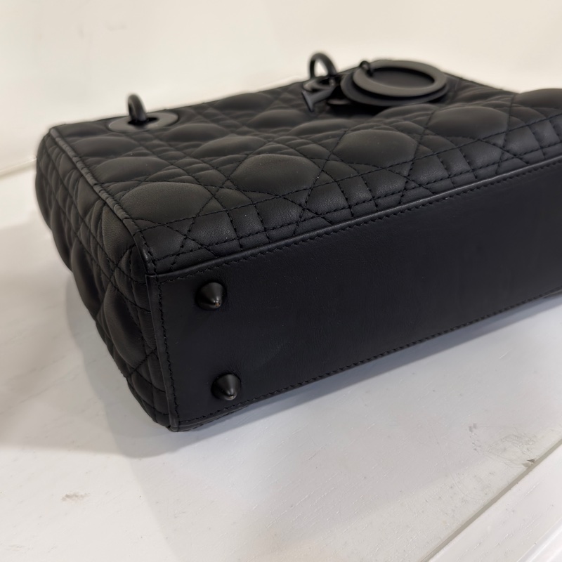 #專櫃20多萬🔥 #全網最低💰 Dior全黑磨沙黛妃包 勳章肩帶 #SoBlack-9