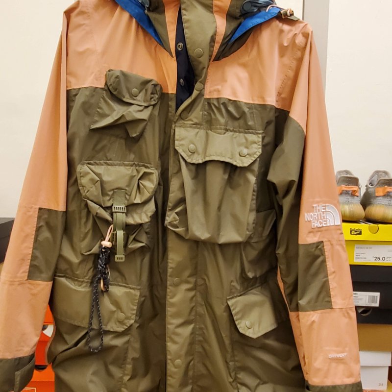 THE NORTH FACE UE 雙層帽子 多口袋 防水 機能外套-0