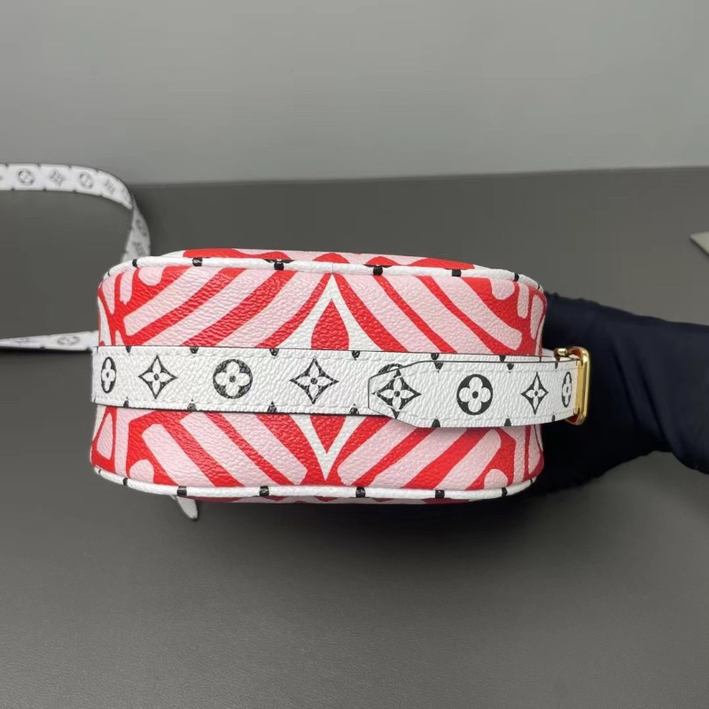 LV Crafty紅色小號 限定款塗鴉印花圓餅包 17*16*7.5  98新配件塵袋-6