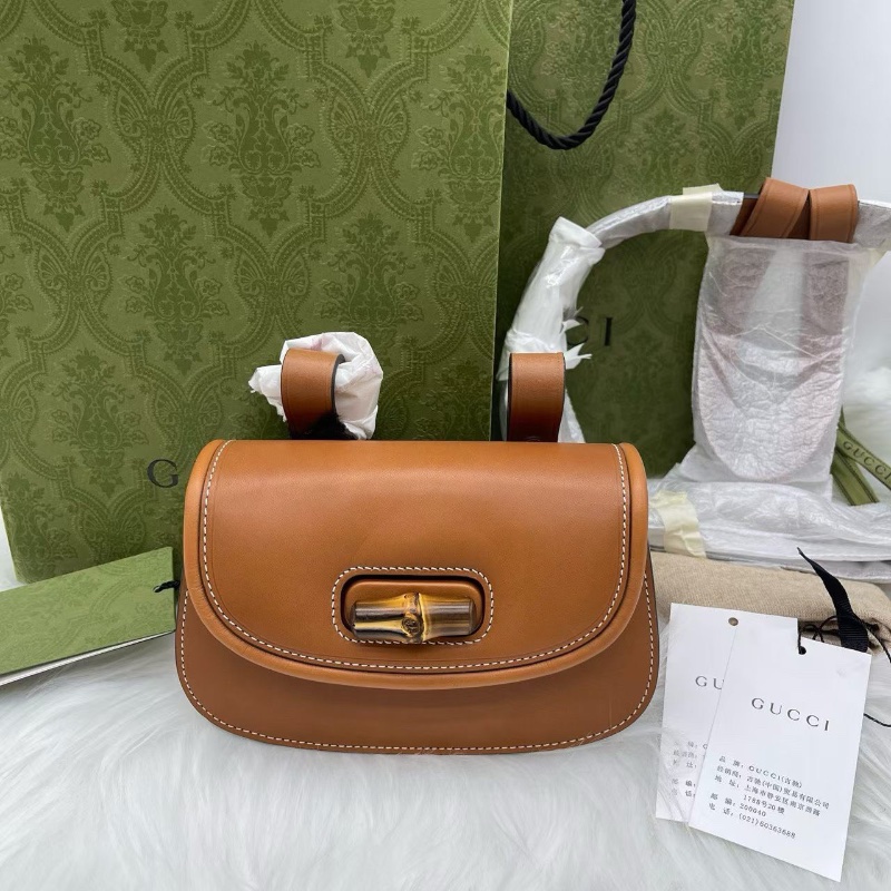 Gucci bamboo竹節鎖扣隨身包牛皮腰包 18*6*11.5cm 99新配件盒子 塵袋-2