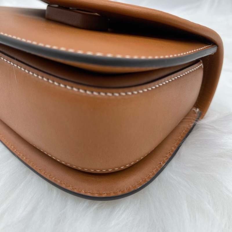 Gucci bamboo竹節鎖扣隨身包牛皮腰包 18*6*11.5cm 99新配件盒子 塵袋-4