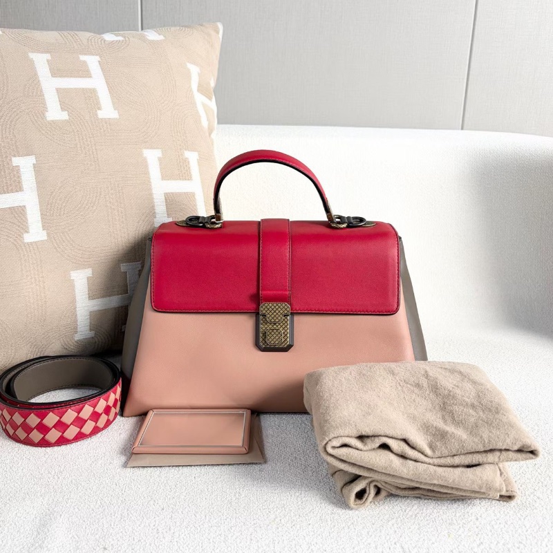 BV Piazza拼色郵差包 31*19*13 98新配件肩帶 塵袋 鏡子-2