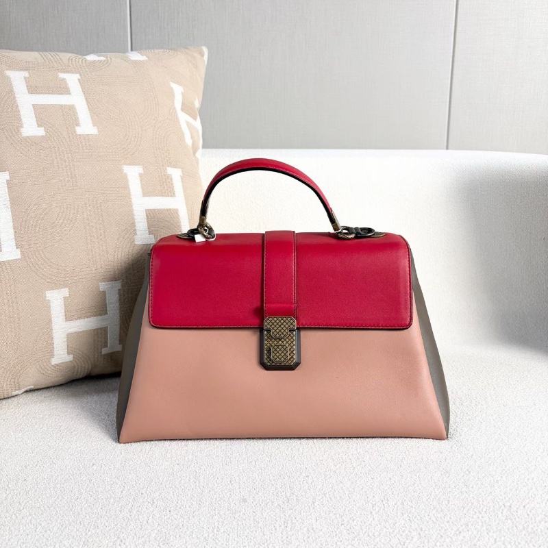 BV Piazza拼色郵差包 31*19*13 98新配件肩帶 塵袋 鏡子-7