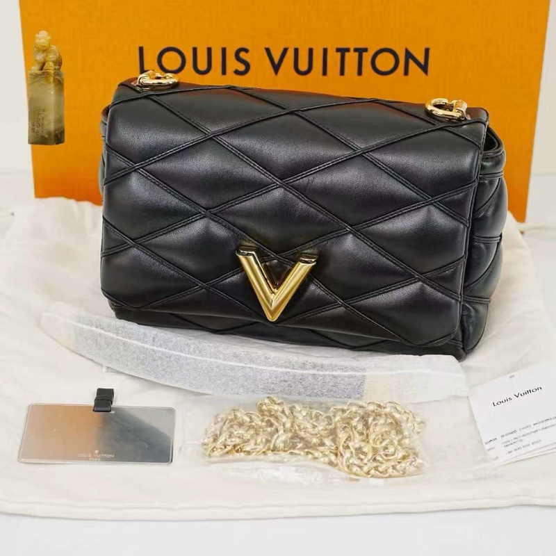 LV Pico Go-14黑金鍊條包 羊皮 23*10*16 99新配件鏡子 肩帶 盒子 塵袋-2