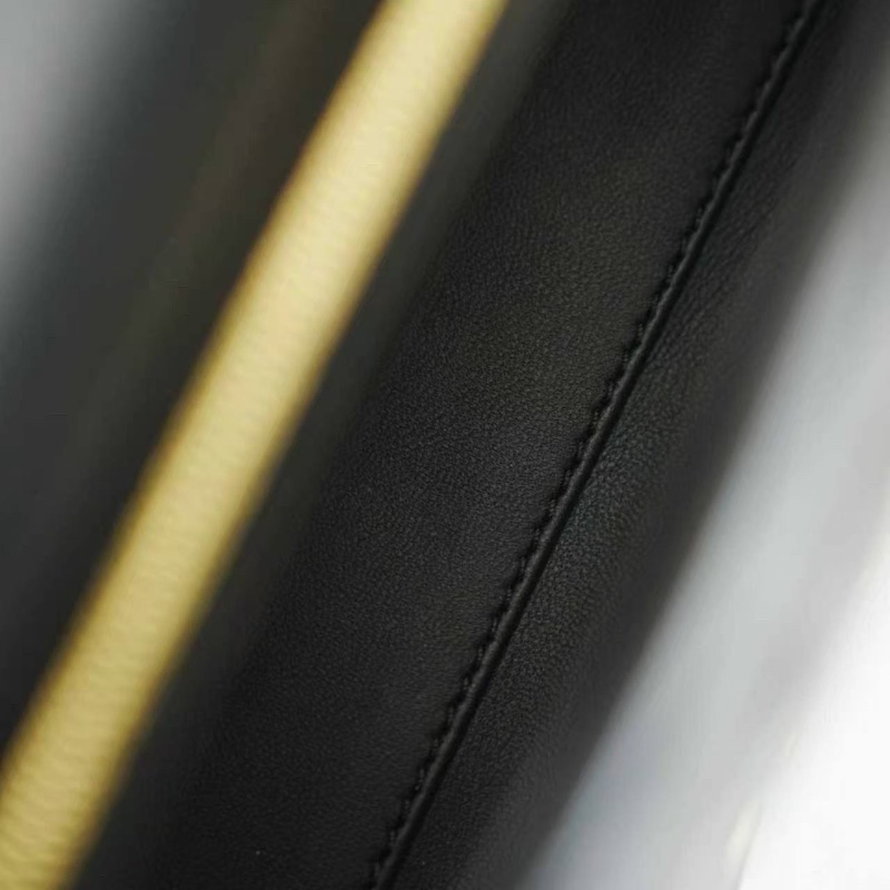 LV Pico Go-14黑金鍊條包 羊皮 23*10*16 99新配件鏡子 肩帶 盒子 塵袋-3