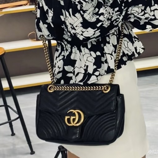 新款來啦😍99新💯Gucci古馳新款黑金Marmont馬蒙22單肩斜塊鏈條包-5