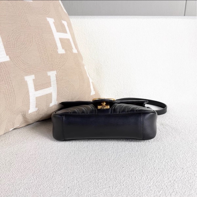 新款來啦😍99新💯Gucci古馳新款黑金Marmont馬蒙22單肩斜塊鏈條包-10