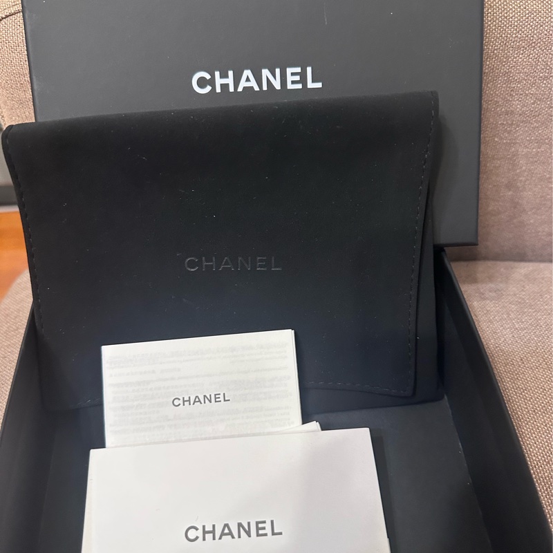 CHANEL 經典款 —經典翻蓋荔枝紋短夾-2