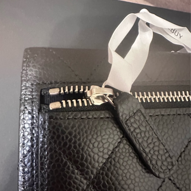 CHANEL 經典款 —經典翻蓋荔枝紋短夾-14