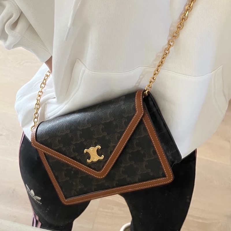 買到賺到✨99新🆕Celine賽琳triomphe老花焦糖拼色Woc信封包肩背包單肩斜挎包-4