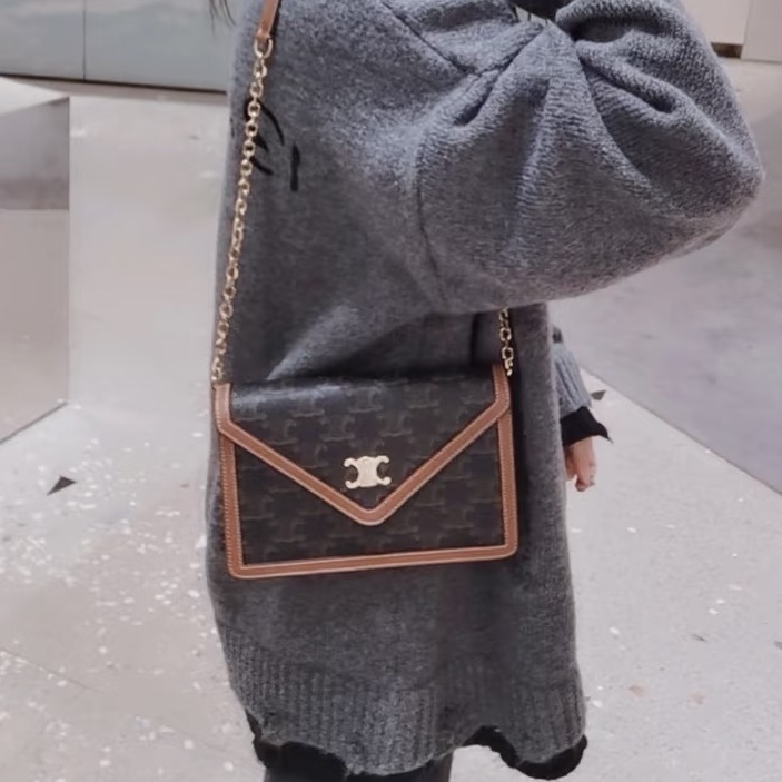 買到賺到✨99新🆕Celine賽琳triomphe老花焦糖拼色Woc信封包肩背包單肩斜挎包-5