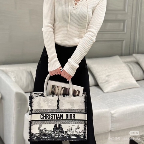 Dior booktote中號 巴黎鐵塔刺繡黑白色托特包手提包36*28*14cm 98新保卡 塵袋