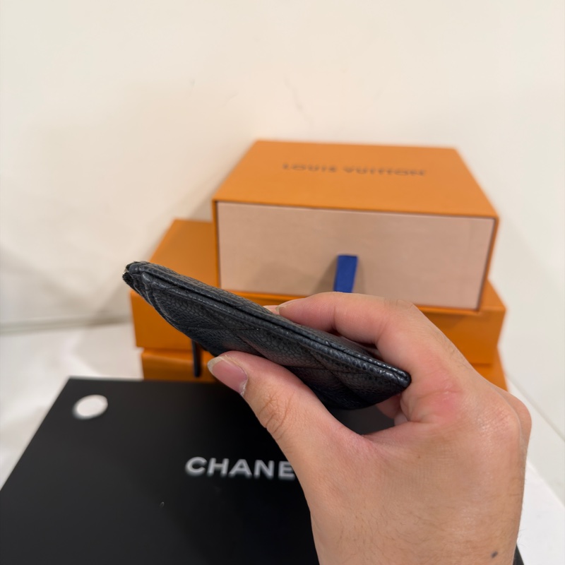 #賠售割愛💕 #98新閒置 #荔枝皮 香奈兒黑銀拉鍊長夾-1