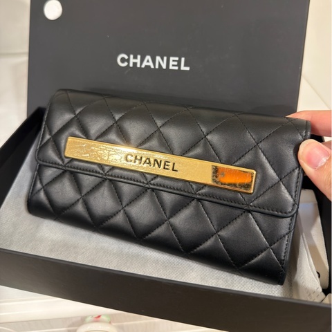 #稀有釋出✨ #98新閒置 香奈兒黑銀鐵牌琴譜長夾