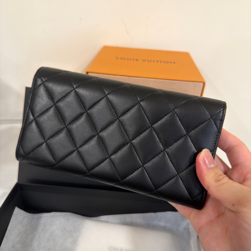 #稀有釋出✨ #98新閒置 香奈兒黑銀鐵牌琴譜長夾-2