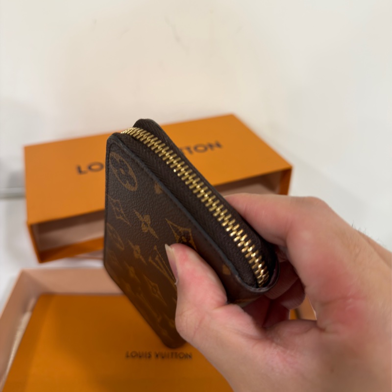 #99新閒置 #全配🈶購證 #全網最低💰 Lvㄇ字拉鍊長夾-2