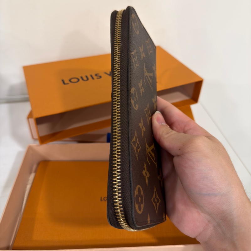 #99新閒置 #全配🈶購證 #全網最低💰 Lvㄇ字拉鍊長夾-4