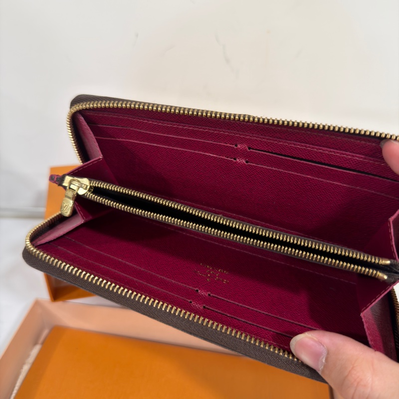 #99新閒置 #全配🈶購證 #全網最低💰 Lvㄇ字拉鍊長夾-6