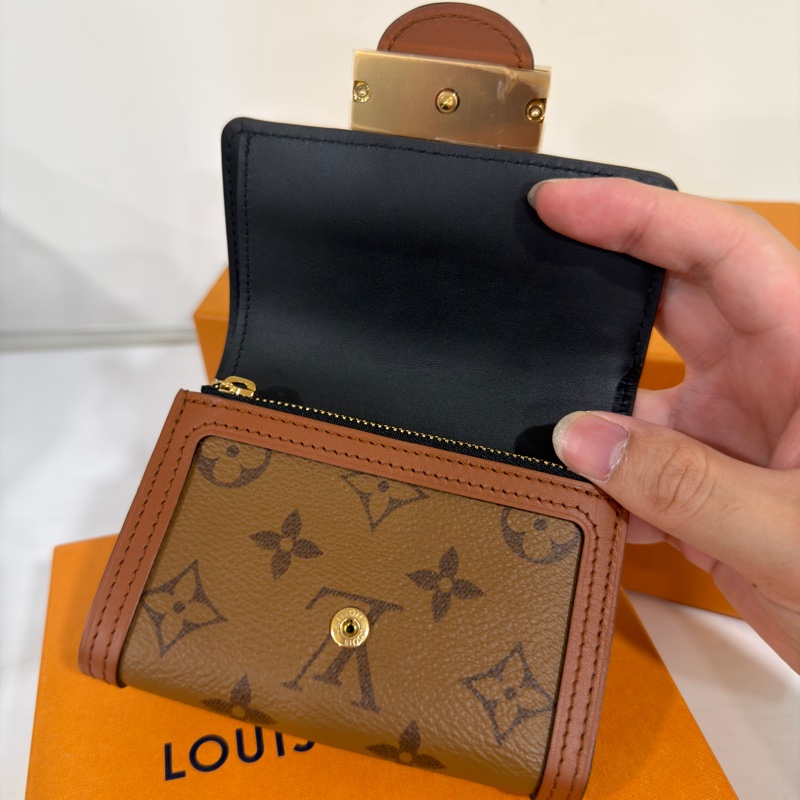 #全新全配🈶購證 #超甜💰 #芯片款 Lv達芙妮三折短夾🈶零錢袋-6