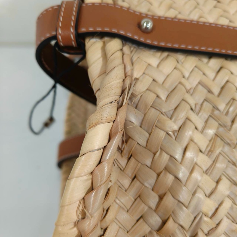 #專櫃8️⃣萬 #全網最低💰 #夏天必備🌞 Loewe編織拼皮革菜籃子中號 現買現賺💰-7