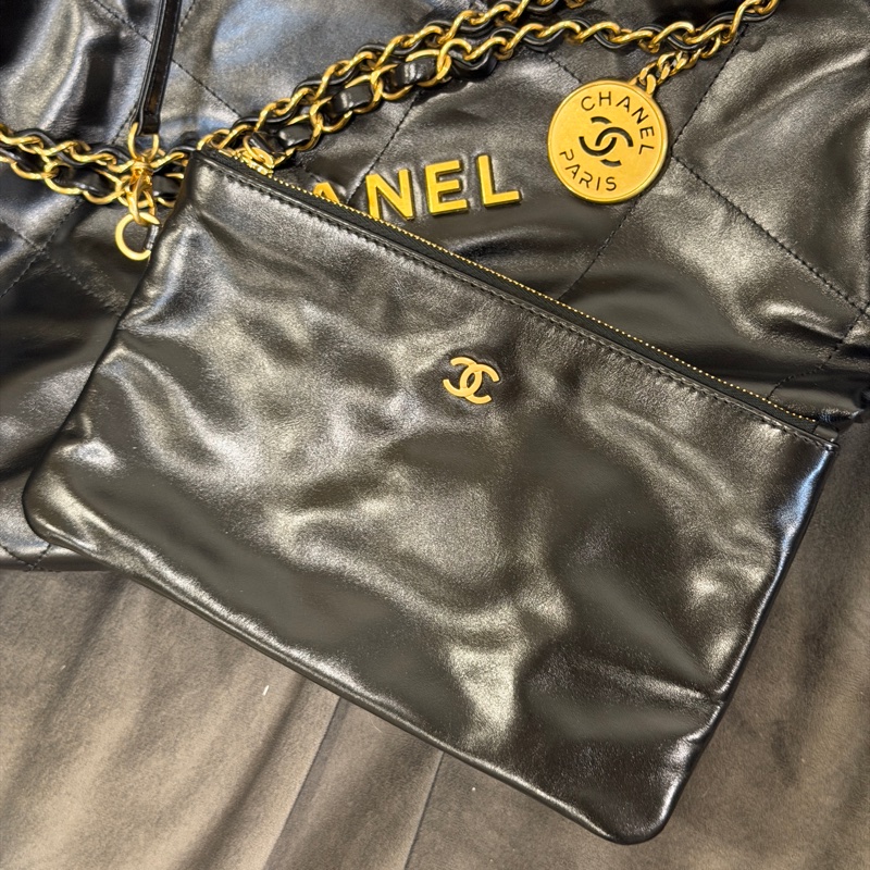 #全新全配🈶購證 #賠售割愛有緣人💕 Chanel 22bag黑金垃圾袋小號 芯片款-12