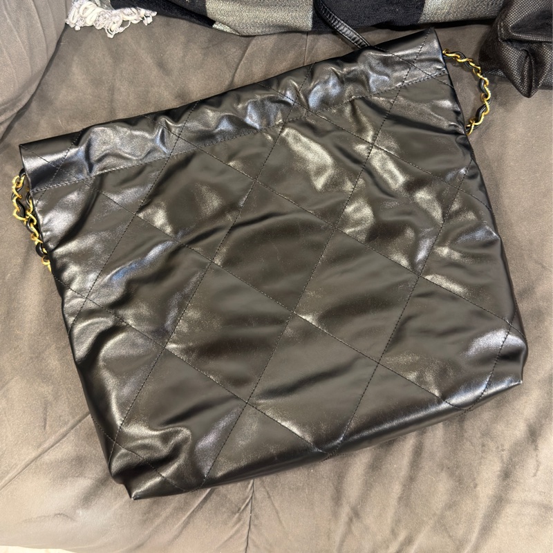 #全新全配🈶購證 #賠售割愛有緣人💕 Chanel 22bag黑金垃圾袋小號 芯片款-13