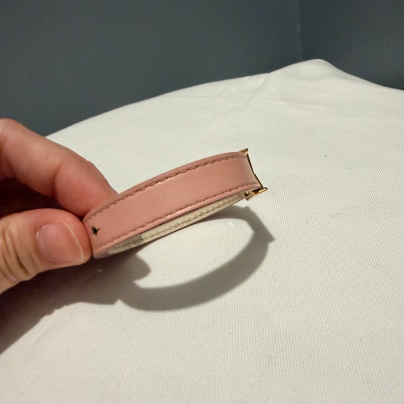 Louis Vuitton LV Iconic 皮革手環 粉 金 17-9