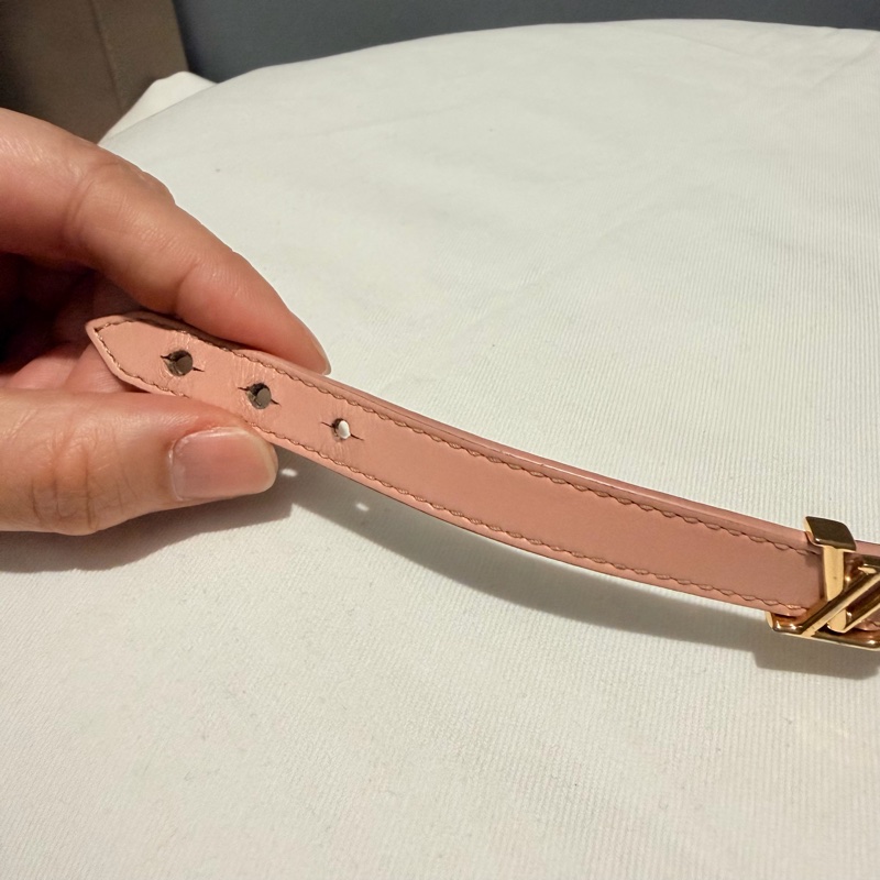 Louis Vuitton LV Iconic 皮革手環 粉 金 17-25