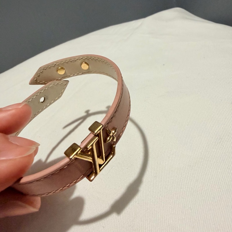 Louis Vuitton LV Iconic 皮革手環 粉 金 17-27