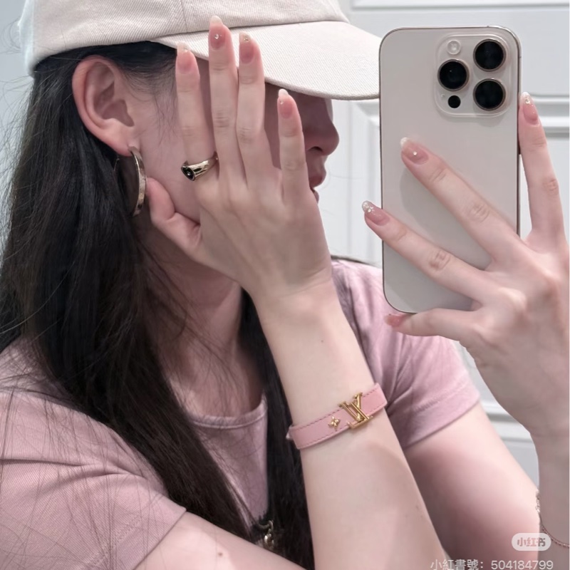 Louis Vuitton LV Iconic 皮革手環 粉 金 17-47