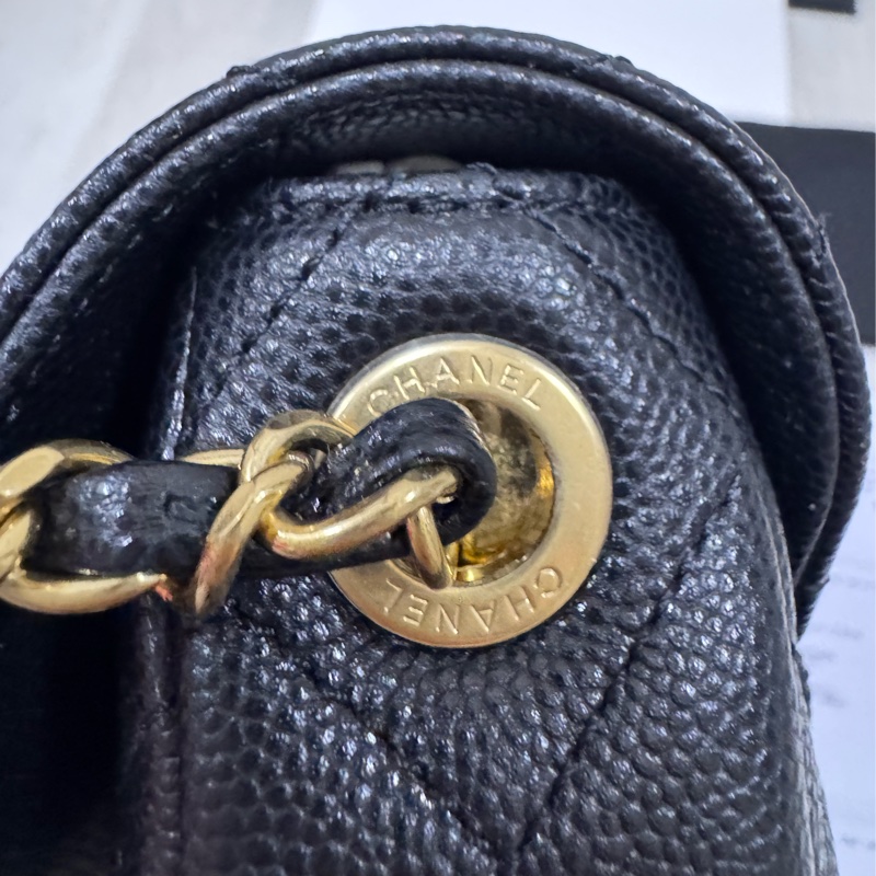 Chanel 23P 黑色荔枝牛皮大LOGO馬鞍包 AS3867-18