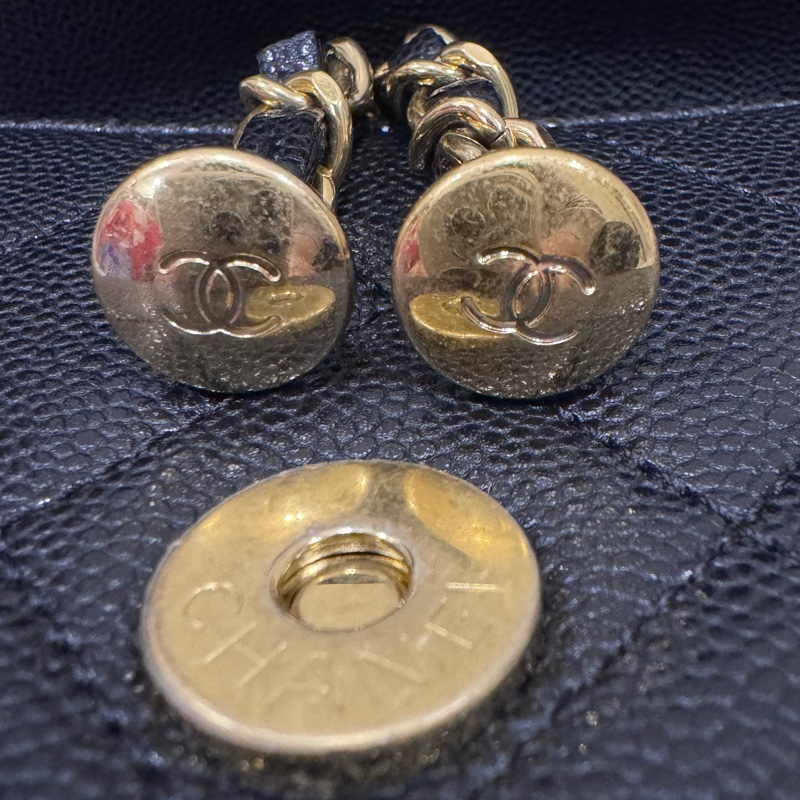 Chanel 23P 黑色荔枝牛皮大LOGO馬鞍包 AS3867-21