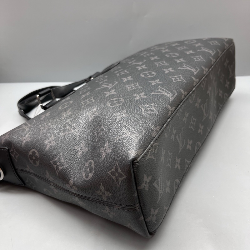 Louis Vuitton路易威登  黑花Explorer公文包 尺寸38*28-3