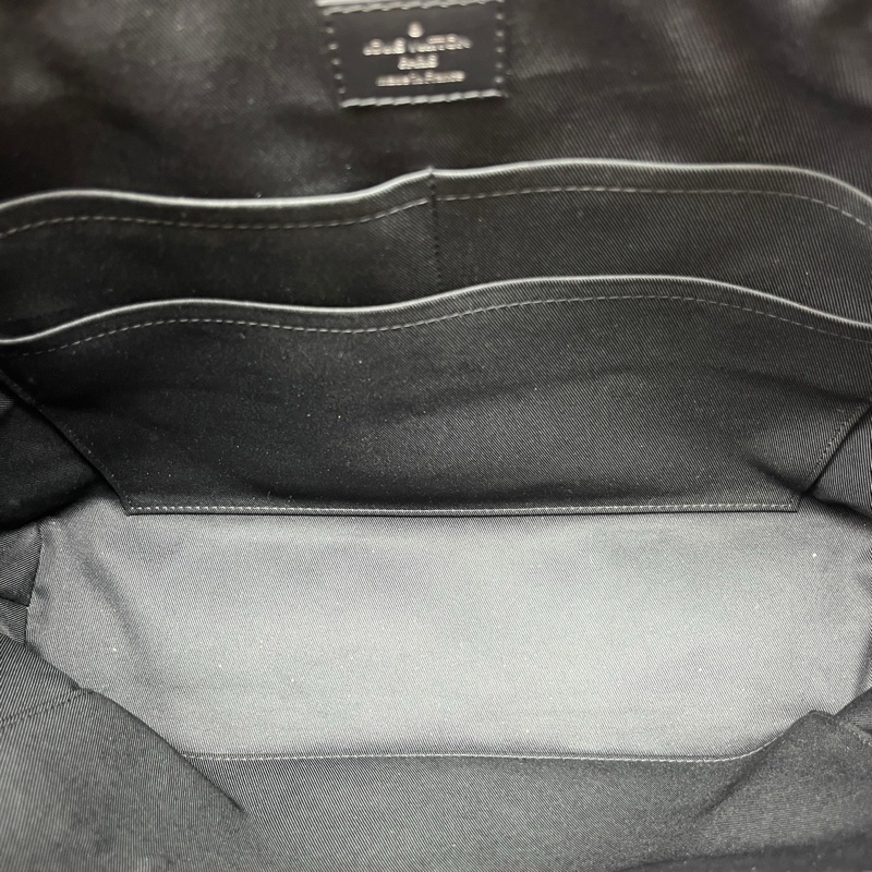 Louis Vuitton路易威登  黑花Explorer公文包 尺寸38*28-8