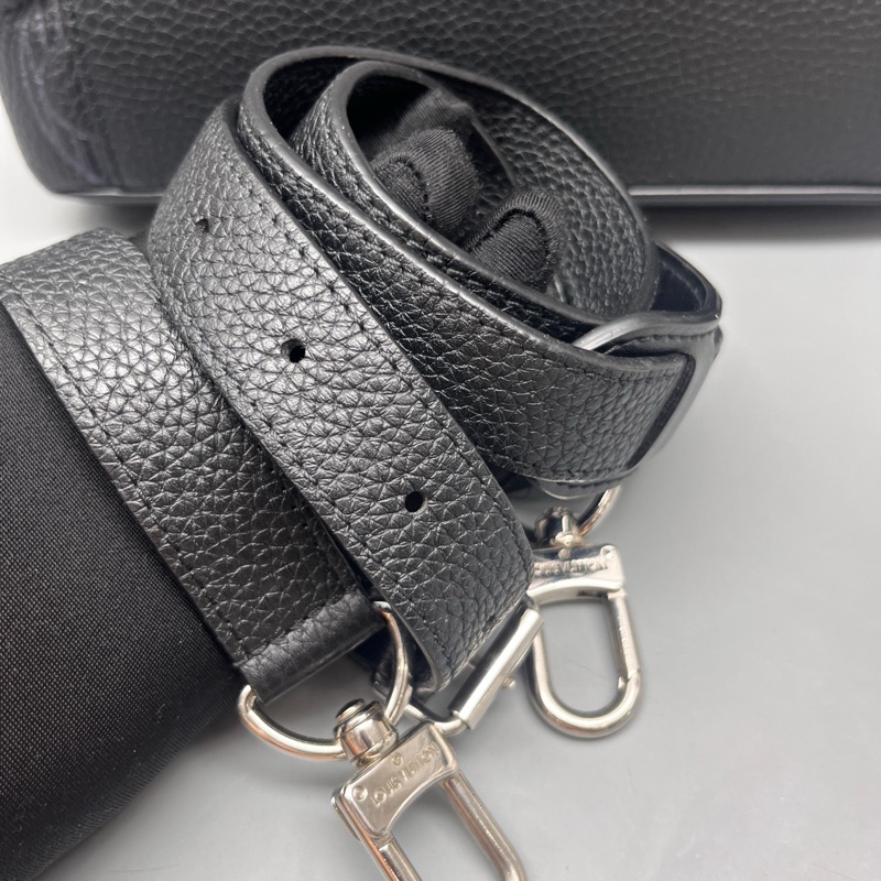 LouisVuitton路易威登 黑色飛行箱款郵差包 尺寸 26*19 附件：肩帶-5